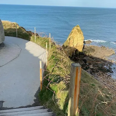 The House Of The 47ème Port-en-Bessin-Huppain