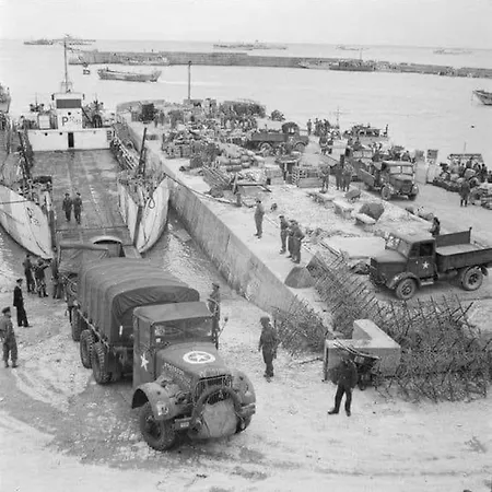 The House Of The 47ème * Port-en-Bessin-Huppain